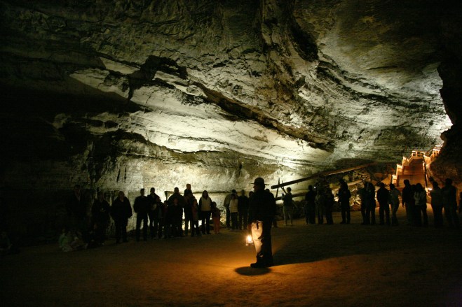 Mammoth_Cave_tour
